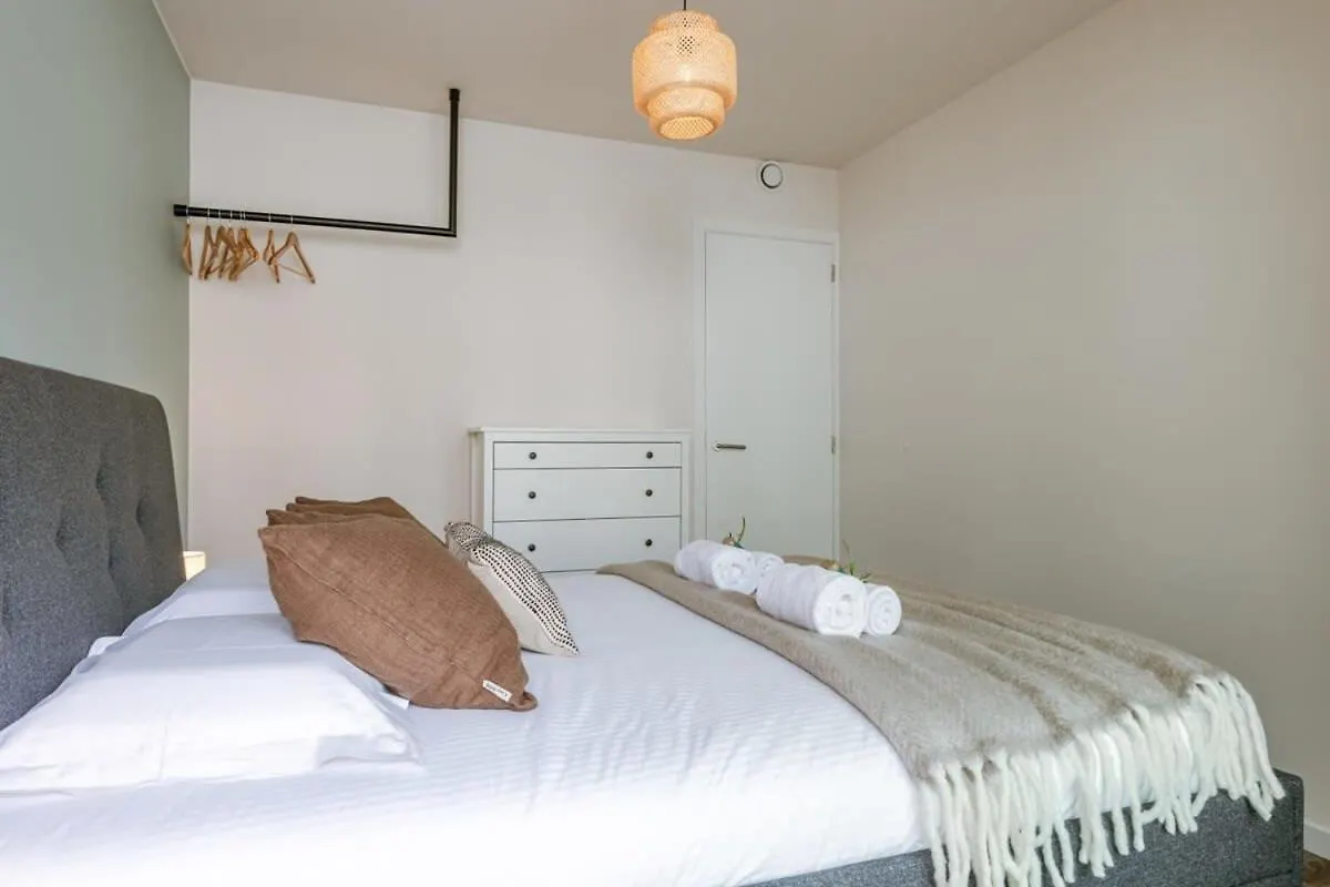 Huswell - Modern Apartment For Up To Five People Ostende